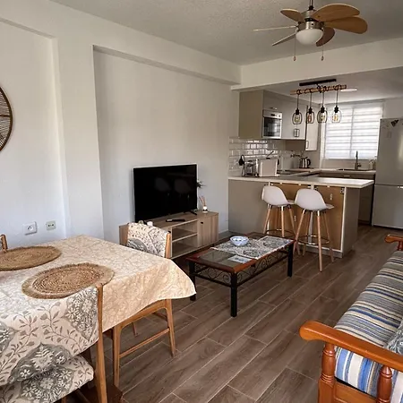 Apartment Parking Privado L Terraza Relajante Junto Al Mar *
